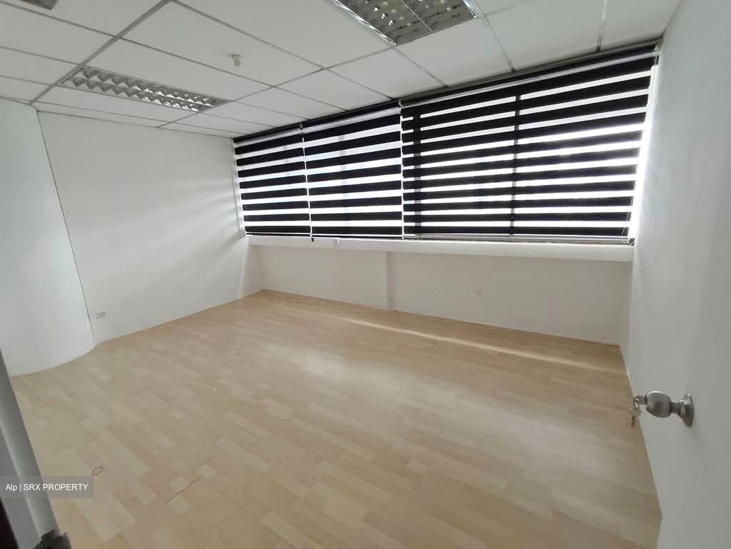 Sim Lim Tower (D8), Office #575670291